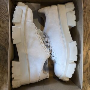 Steve Madden Cream Platform Sneakers Size 10